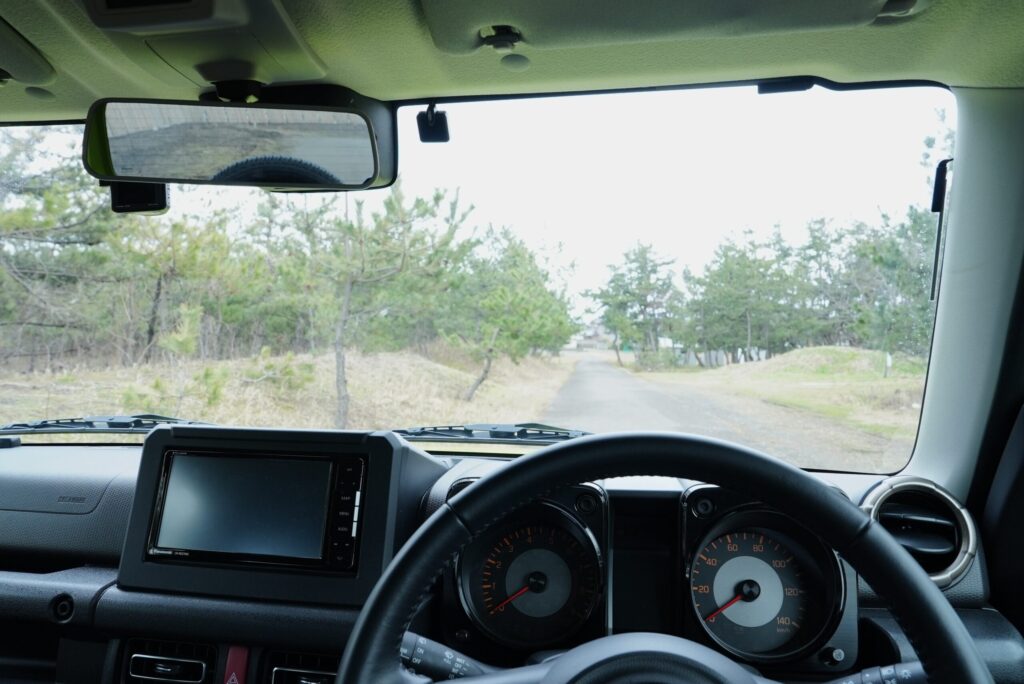 ジムニー 視界改善 - LikeOne ショートステーで前方視界が広がる